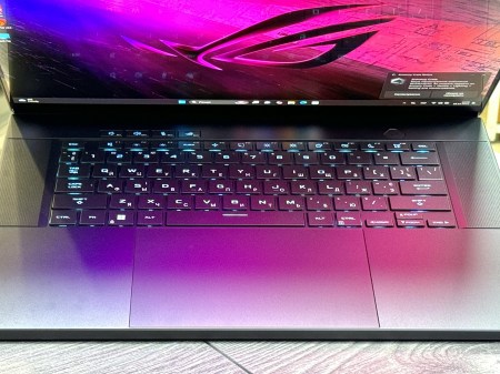 Asus Rog Zephyrus G16 GU605M 2